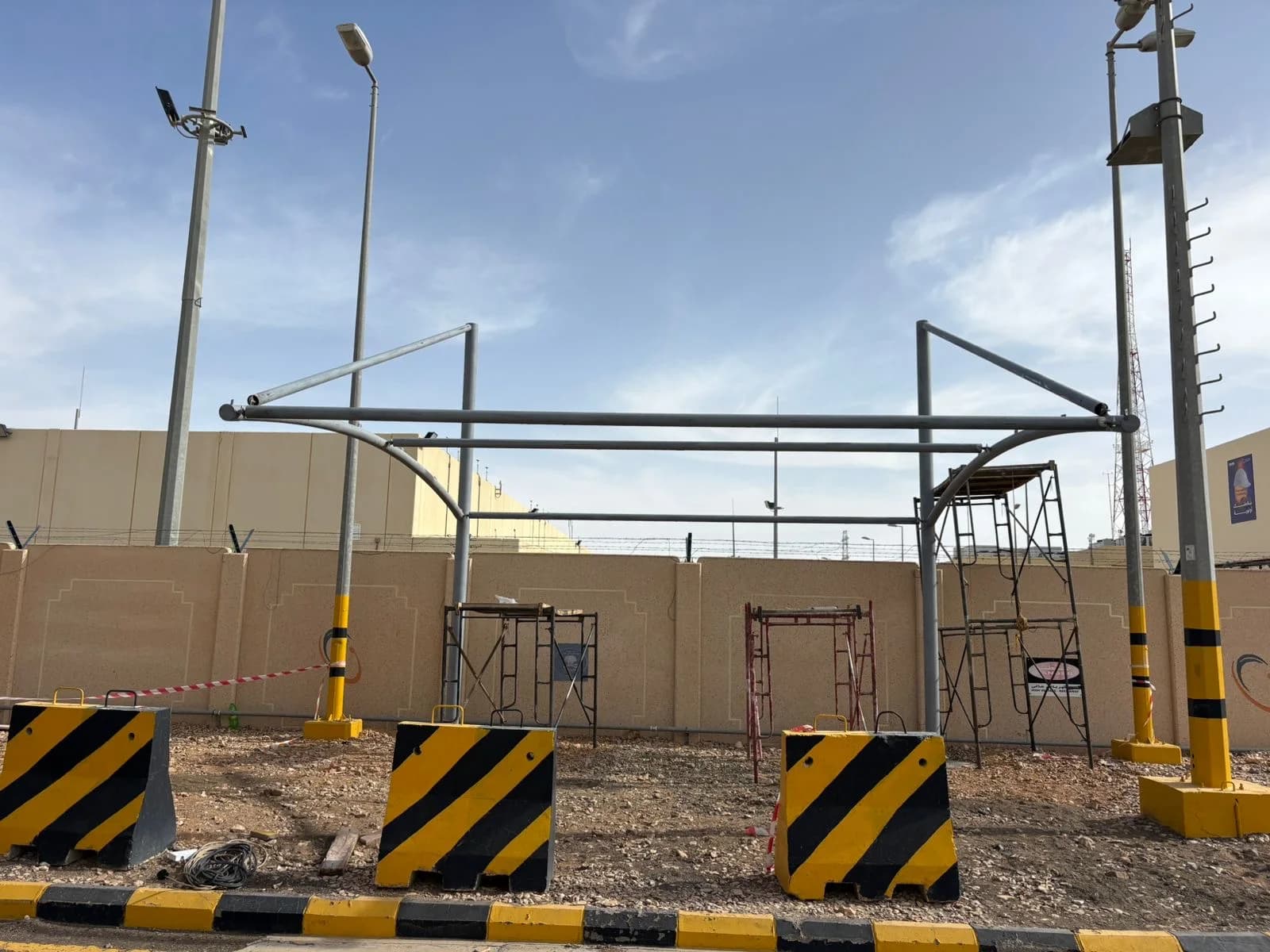 مظلة الحفاظ علي السيارة